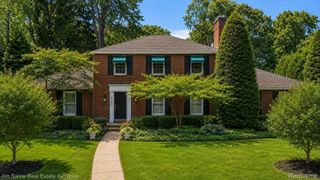 1023 Buckingham Road, Grosse Pointe Park, MI 48230