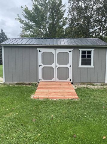 W360N7506 Thomas DRIVE, Oconomowoc, WI 53066