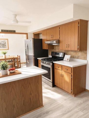 W360N7506 Thomas DRIVE, Oconomowoc, WI 53066