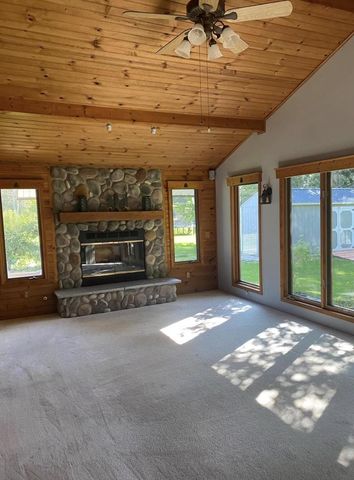 W360N7506 Thomas DRIVE, Oconomowoc, WI 53066