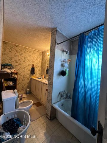 204 Laquineo Street, Findlay, OH 45840