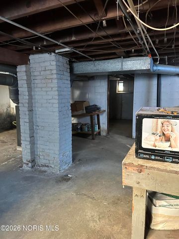 204 Laquineo Street, Findlay, OH 45840