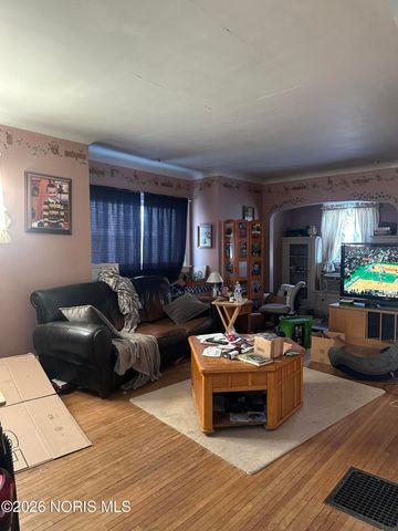 204 Laquineo Street, Findlay, OH 45840