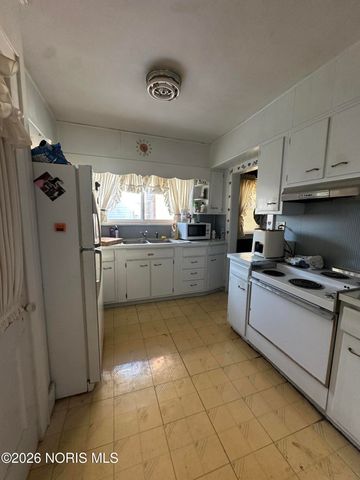 204 Laquineo Street, Findlay, OH 45840