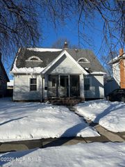 204 Laquineo Street, Findlay, OH 45840