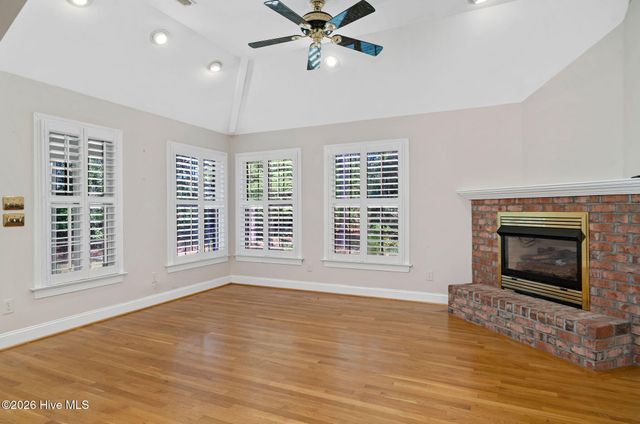110 Camellia Court, Wallace, NC 28466