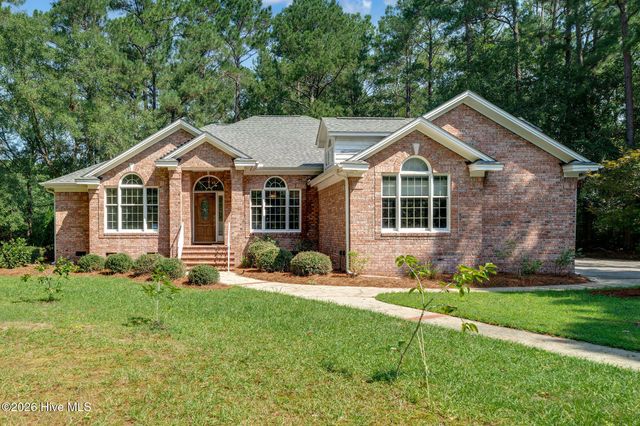 110 Camellia Court, Wallace, NC 28466