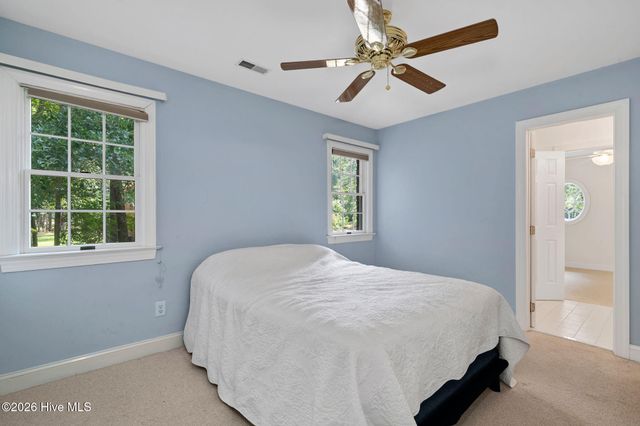 110 Camellia Court, Wallace, NC 28466
