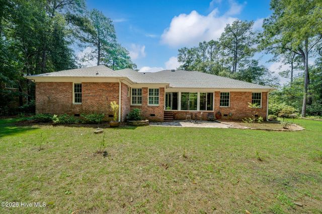 110 Camellia Court, Wallace, NC 28466