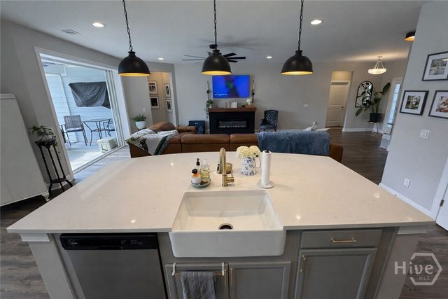 67 Nettleton Lane, Richmond Hill, GA 31324