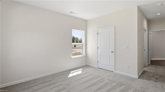 6033 Sam Callis CIR, Suffolk, VA 23435