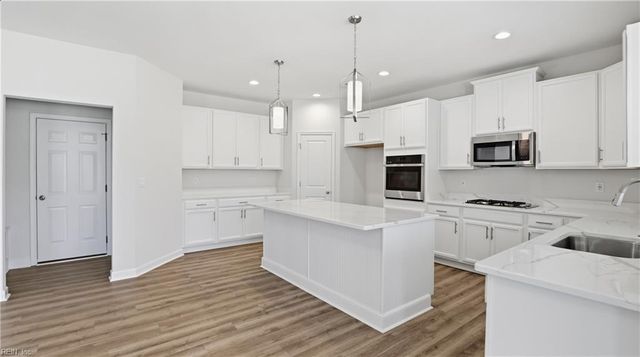 6033 Sam Callis CIR, Suffolk, VA 23435