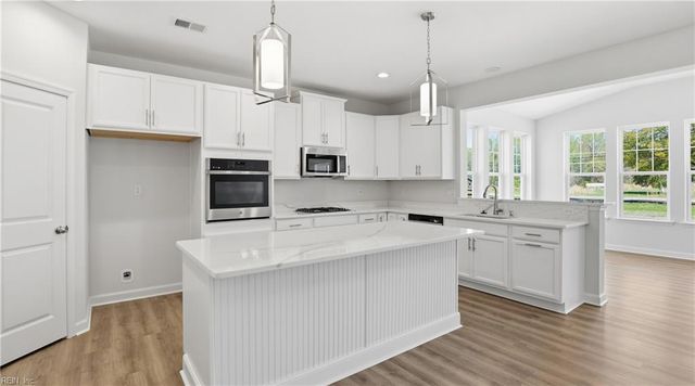 6033 Sam Callis CIR, Suffolk, VA 23435