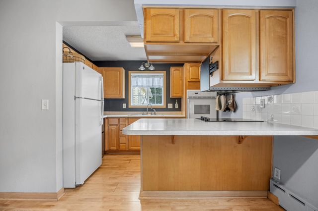 6801 1st Street N, Moorhead, MN 56560