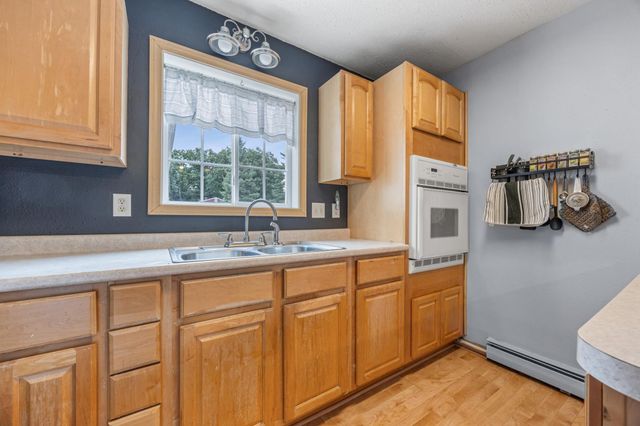 6801 1st Street N, Moorhead, MN 56560