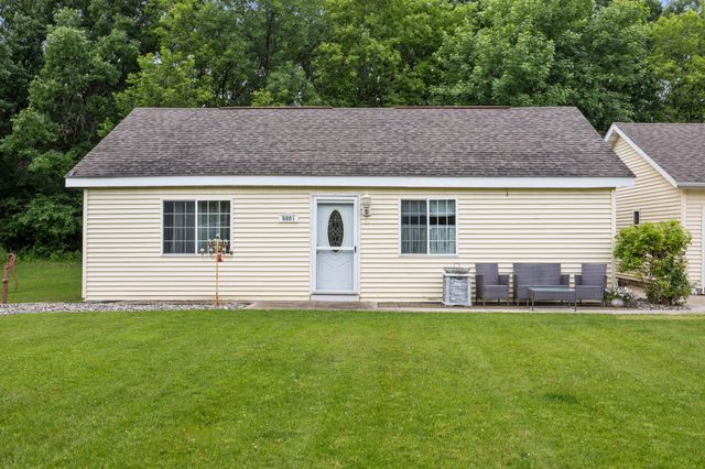 6801 1st Street N, Moorhead, MN 56560