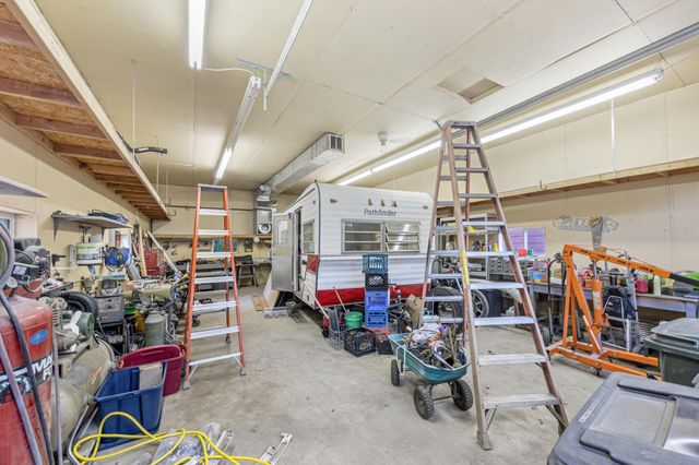 6801 1st Street N, Moorhead, MN 56560