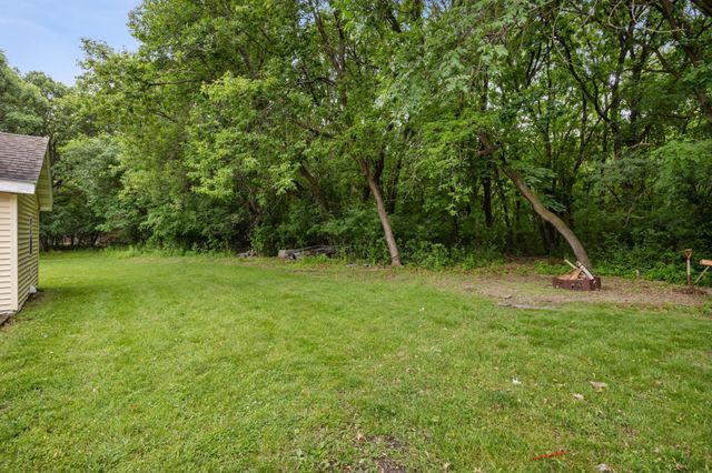 6801 1st Street N, Moorhead, MN 56560