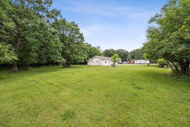 6801 1st Street N, Moorhead, MN 56560