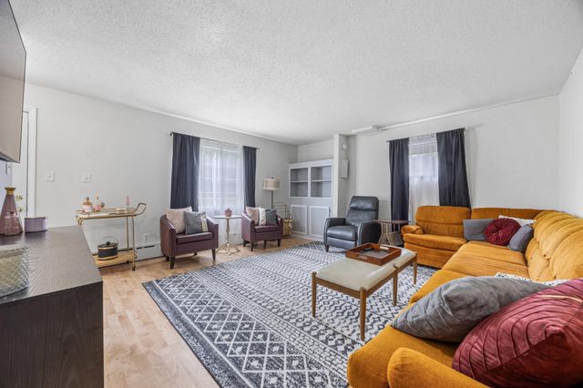 6801 1st Street N, Moorhead, MN 56560