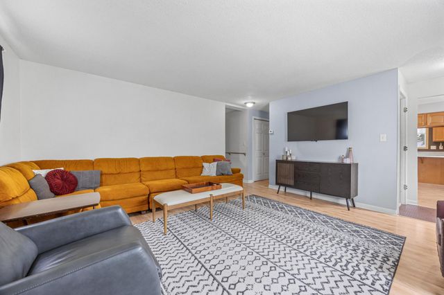 6801 1st Street N, Moorhead, MN 56560