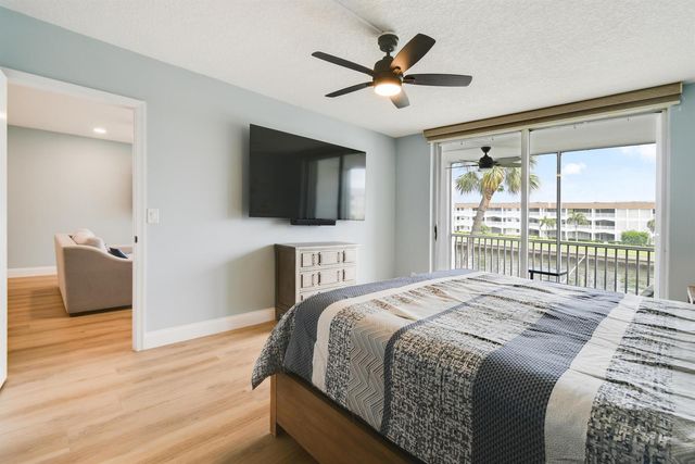 100 Paradise Harbour Boulevard 211, North Palm Beach, FL 33408