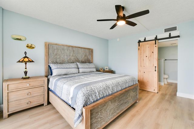 100 Paradise Harbour Boulevard 211, North Palm Beach, FL 33408