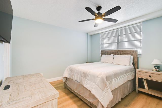 100 Paradise Harbour Boulevard 211, North Palm Beach, FL 33408