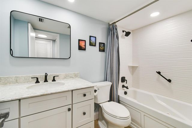 100 Paradise Harbour Boulevard 211, North Palm Beach, FL 33408