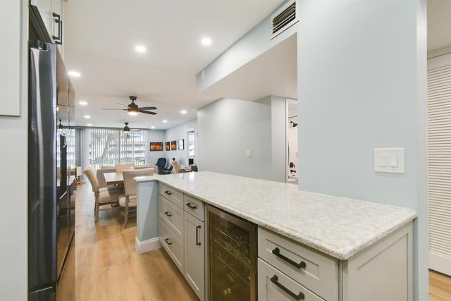 100 Paradise Harbour Boulevard 211, North Palm Beach, FL 33408