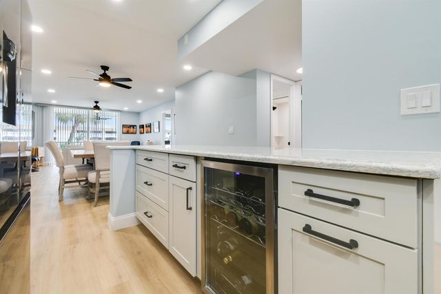 100 Paradise Harbour Boulevard 211, North Palm Beach, FL 33408