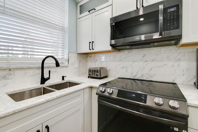 100 Paradise Harbour Boulevard 211, North Palm Beach, FL 33408