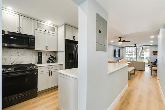 100 Paradise Harbour Boulevard 211, North Palm Beach, FL 33408