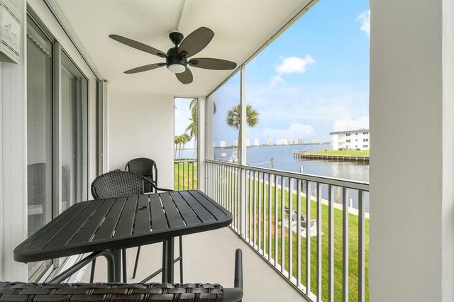 100 Paradise Harbour Boulevard 211, North Palm Beach, FL 33408