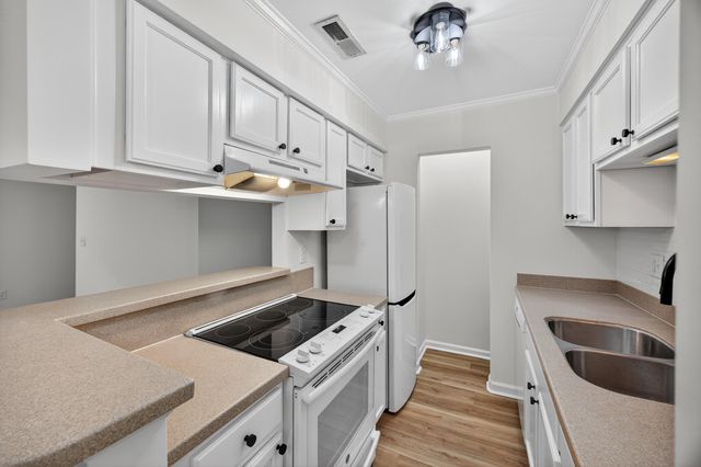 341 W Coleman Boulevard G, Mount Pleasant, SC 29464