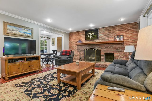 15 Hunters Path, Clinton, CT 06413