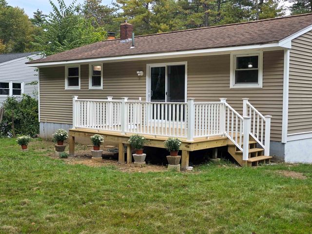 17 Bear Hill Road, Newton, NH 03858