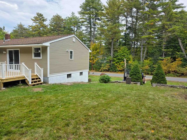 17 Bear Hill Road, Newton, NH 03858