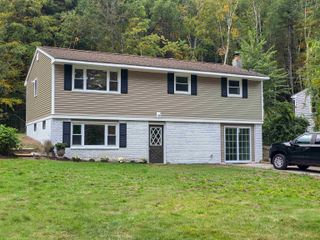 17 Bear Hill Road, Newton, NH 03858