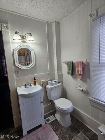 653 E Mcconnel Avenue, Mcconnelsville, OH 43756