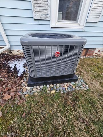 653 E Mcconnel Avenue, Mcconnelsville, OH 43756