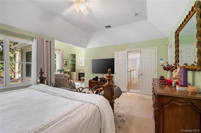 91 Bennetts Road, East Setauket, NY 11733