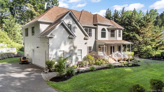 91 Bennetts Road, East Setauket, NY 11733