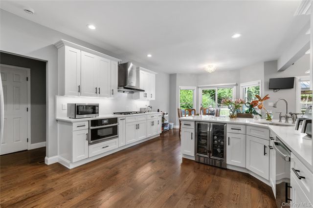 91 Bennetts Road, East Setauket, NY 11733