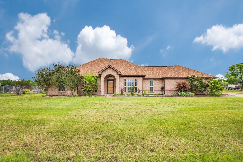 14090 Fox Chase Drive, Forney, TX 75126