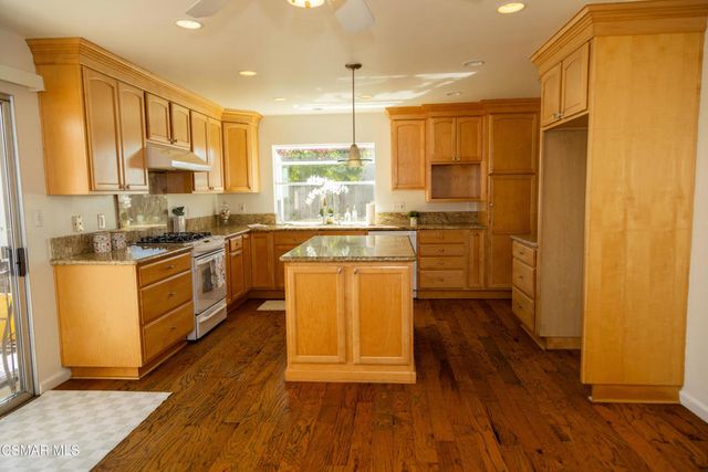 721 N Lois Avenue, Newbury Park, CA 91320