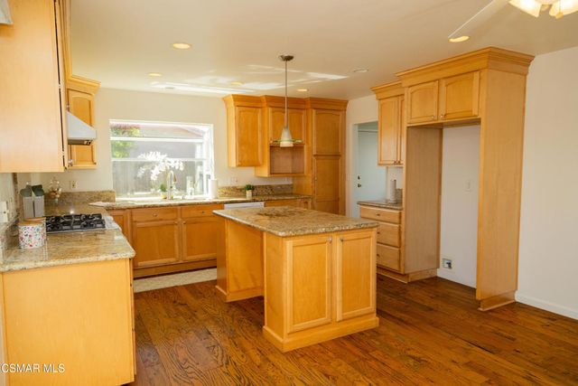 721 N Lois Avenue, Newbury Park, CA 91320