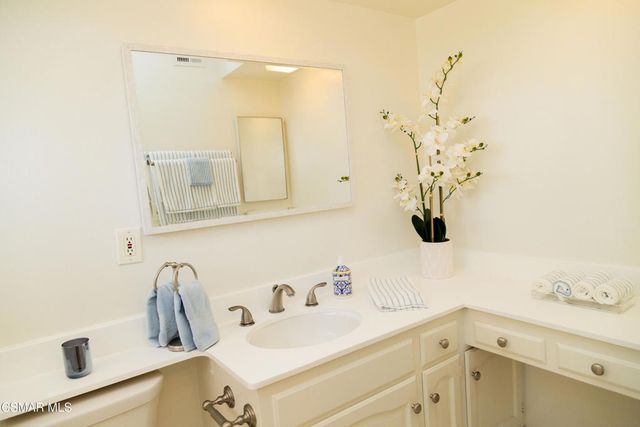 721 N Lois Avenue, Newbury Park, CA 91320