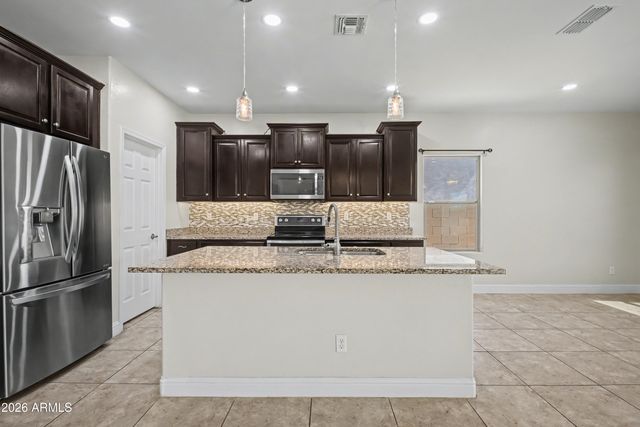 17537 W LILAC Street, Goodyear, AZ 85338