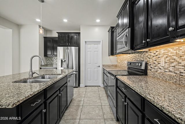 17537 W LILAC Street, Goodyear, AZ 85338